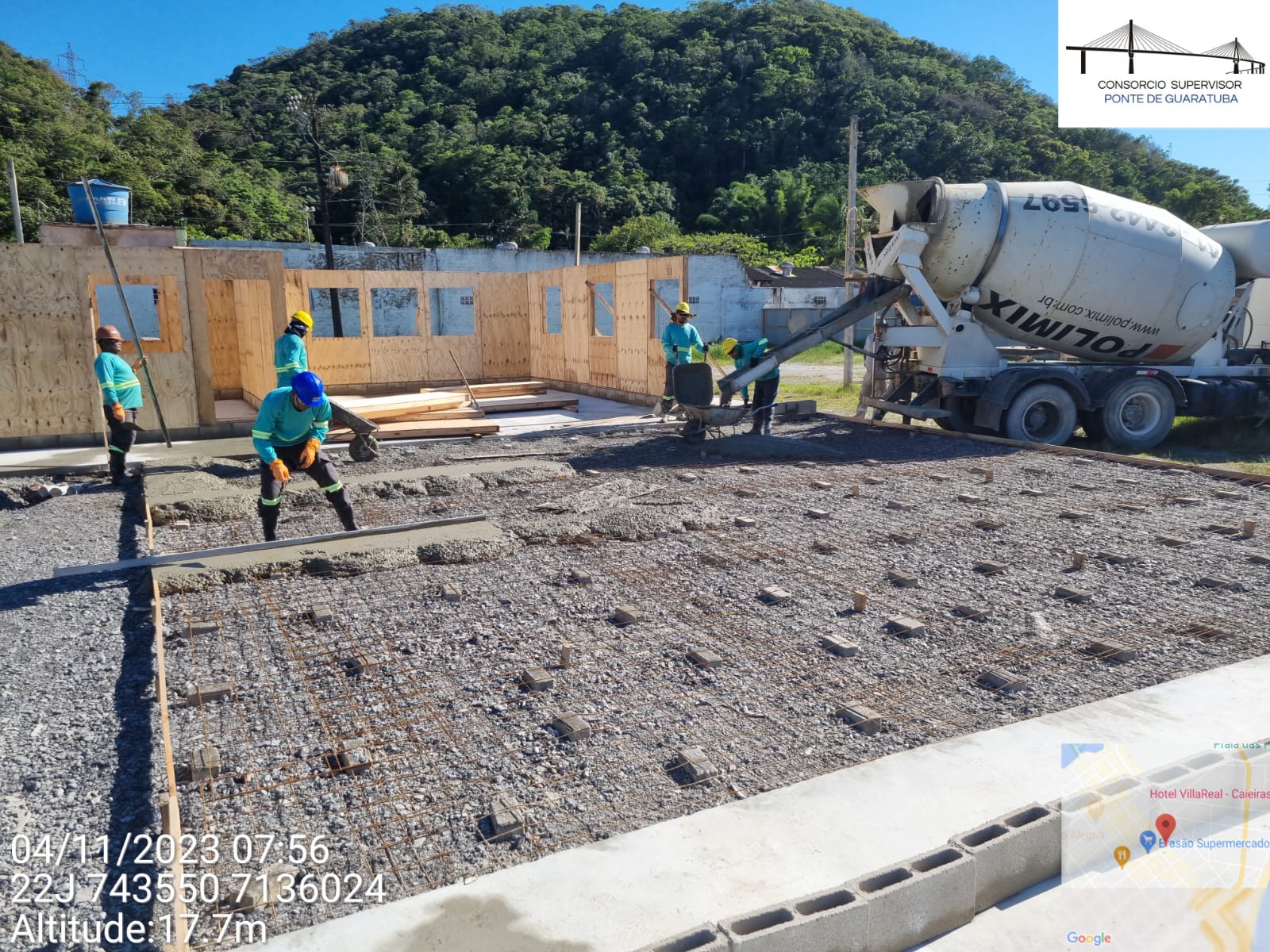 Execução da concretagem do piso no Canteiro Administrativo