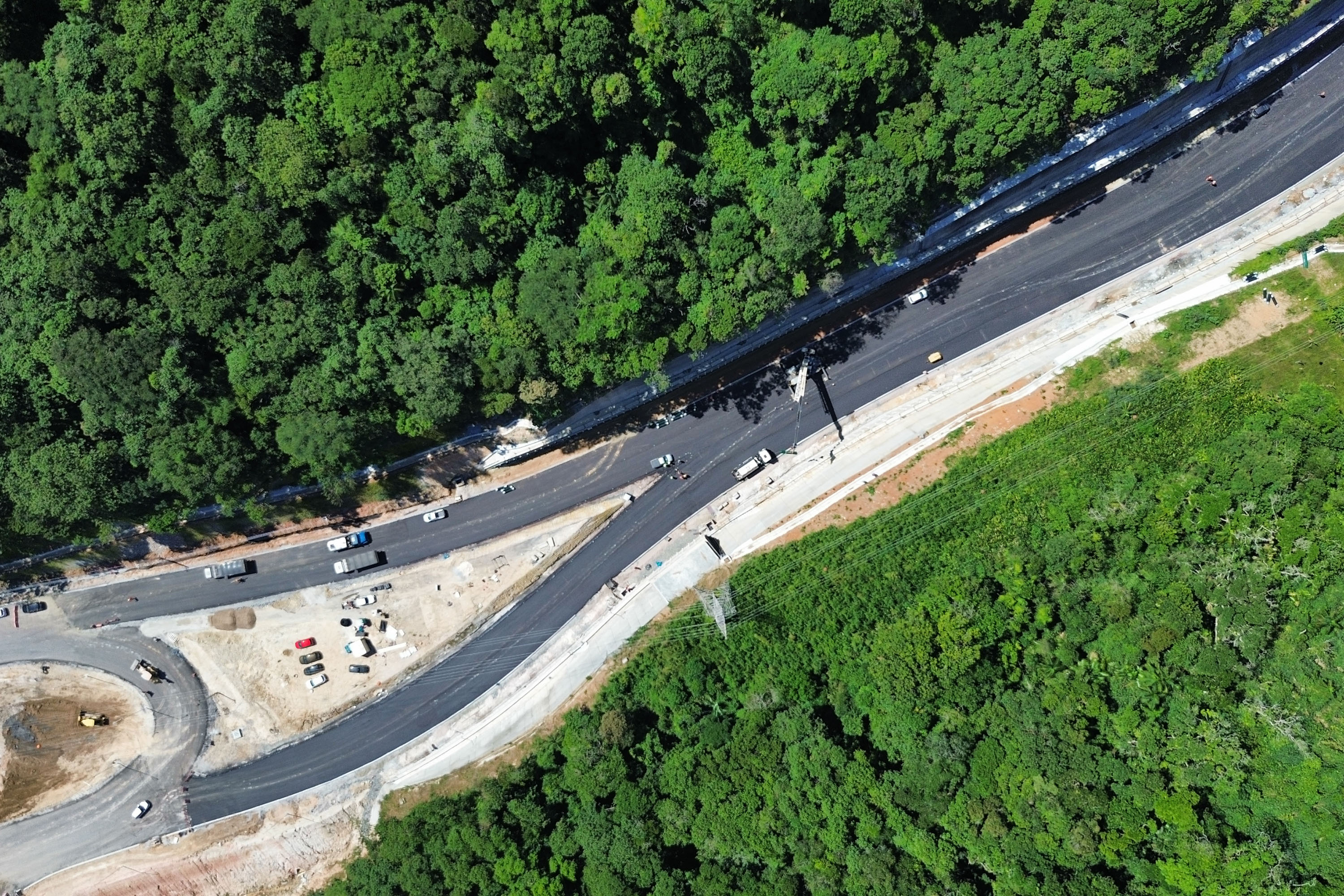 Ponte de Guaratuba inicia revestimento em concreto asfáltico dos acessos