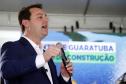 Governador lança edital de construção da Ponte de Guaratuba, que resolve gargalo histórico do Litoral. Ratinho Junior lançou nesta sexta-feira (1) o edital de contratação integrada dos projetos e da construção. Com 1.244 metros de extensão, a ponte terá uma seção estaiada de 320 metros, que vai permitir a navegação pela baía.