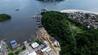 A imagem aérea mostra o progresso das obras da Ponte de Guaratuba, que atingem 32% de execução 