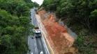Obras da Ponte de Guaratuba chegam a 32% de execução e marcam progresso no trecho estaiado. Foto mostra obras no acesso a ponte pelo lado de guaratuba