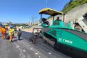 Ponte de Guaratuba inicia revestimento em concreto asfáltico dos acessos