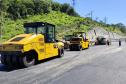 Ponte de Guaratuba inicia revestimento em concreto asfáltico dos acessos