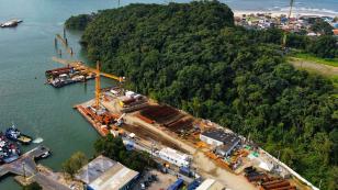 Canteiro de obras da Ponte de Guaratuba