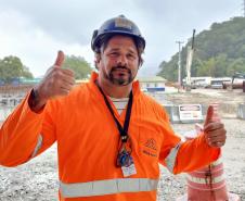 “Fazer parte dessa obra é fazer parte da história de toda a região. O avanço da infraestrutura faz crescer a economia de todo um estado”, afirma o venezuelano Ricardo Antônio