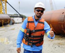 Natanael Santos Pacheco veio do Maranhão para atuar na construção da ponte. “É gratificante fazer parte de grandes projetos, e no caso da Ponte de Guaratuba, sabemos que os paranaenses já aguardam a obra há muito tempo”, destaca