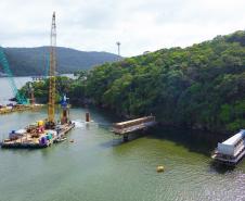 Em seis meses, foram utilizados nas obras da Ponte de Guaratuba mais de 5 mil metros cúbicos de concreto, 682 caminhões betoneiras e 1.316 toneladas de aço na obra