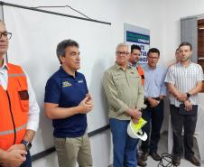 Furiatti, diretor geral do DER/PR fala sobre as obras da Ponte de Guaratuba são acompanhadas pelo vice-governador, lideranças de Engenharia, autoridades e entidade de integração do Paraná