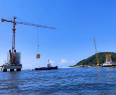 Obras da Ponte de Guaratuba chegam a 44,2% de execução com início de nova fase da estrutura estaiada