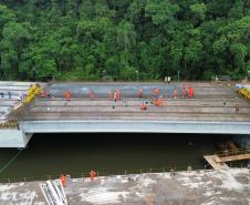 Concretagem do 2º vão no trecho pré-moldado da Ponte de Guaratuba