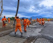 Concretagem do 2º vão no trecho pré-moldado da Ponte de Guaratuba
