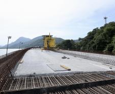 No mês de abril foi finalizado também o acumulado de 6 lajes do tabuleiro, de um total de 20 vãos previstos no trecho pré-moldado da ponte. O trecho estaiado compreende ainda 3 vãos adicionais, totalizando 23 vãos ao longo de toda a ponte.