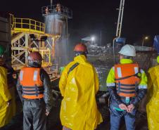 Ponte de Guaratuba mantém ritmo acelerado de obras até de madrugada