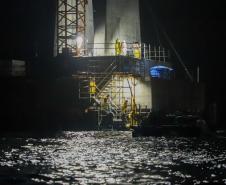 Ponte de Guaratuba mantém ritmo acelerado de obras até de madrugada