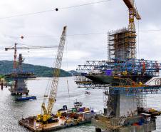 Obras da Ponte de Guaratuba chegam a 65% com destaque para o avanço do trecho estaiado 