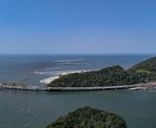 instalação dos estais (cabos de aço) da Ponte de Guaratuba