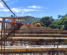 Iluminação, acessos e guarda-corpos: Ponte de Guaratuba entra na reta final de obras