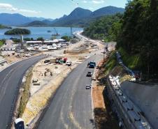 Ponte de Guaratuba inicia revestimento em concreto asfáltico dos acessos