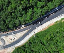 Ponte de Guaratuba inicia revestimento em concreto asfáltico dos acessos