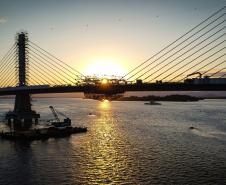 Iluminação, acessos e guarda-corpos: Ponte de Guaratuba entra na reta final de obras