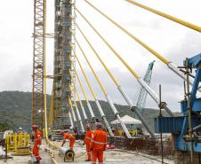 Ponte de Guaratuba tem último estai instalado