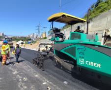Ponte de Guaratuba inicia revestimento em concreto asfáltico dos acessos