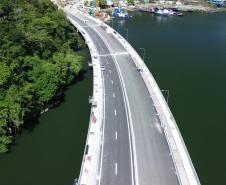 Mastros ganham iluminação e pista da Ponte de Guaratuba começa a ser sinalizada