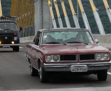Com mais de 500 carros antigos e motos, passeio celebra Ponte de Guaratuba, no Litoral