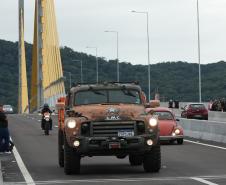 Com mais de 500 carros antigos e motos, passeio celebra Ponte de Guaratuba, no Litoral