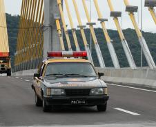 Com mais de 500 carros antigos e motos, passeio celebra Ponte de Guaratuba, no Litoral