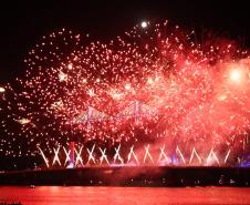 Show de luzes, drones e música emociona o público e celebra entrega da Ponte de Guaratuba