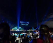 Show de luzes, drones e música emociona o público e celebra entrega da Ponte de Guaratuba