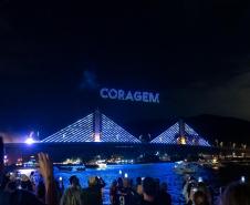 Show de luzes, drones e música emociona o público e celebra entrega da Ponte de Guaratuba