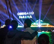 Show de luzes, drones e música emociona o público e celebra entrega da Ponte de Guaratuba