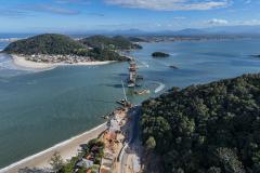 Obras da Ponte de Guaratuba chegam a 70% de execução com destaque para o progresso nos acessos