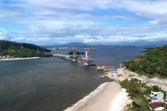 Ponte de Guaratuba avança com instalação dos estais