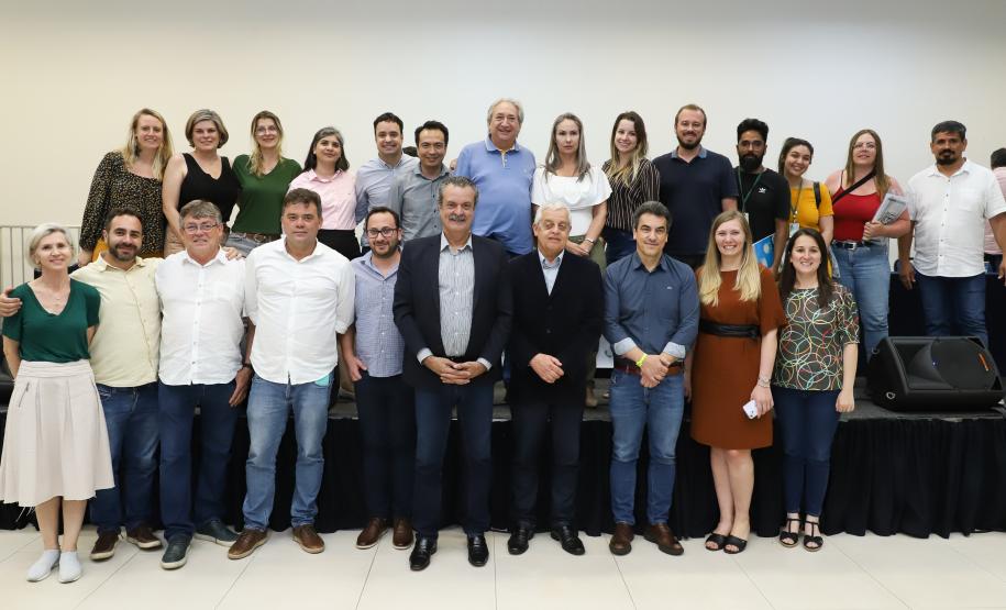 Em audiência pública, Governo debate com população obras da Ponte de Guaratuba