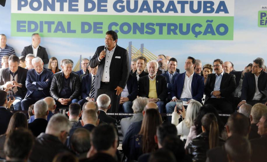Governador lança edital de construção da Ponte de Guaratuba, que resolve gargalo histórico do Litoral. Ratinho Junior lançou nesta sexta-feira (1) o edital de contratação integrada dos projetos e da construção. Com 1.244 metros de extensão, a ponte terá uma seção estaiada de 320 metros, que vai permitir a navegação pela baía.