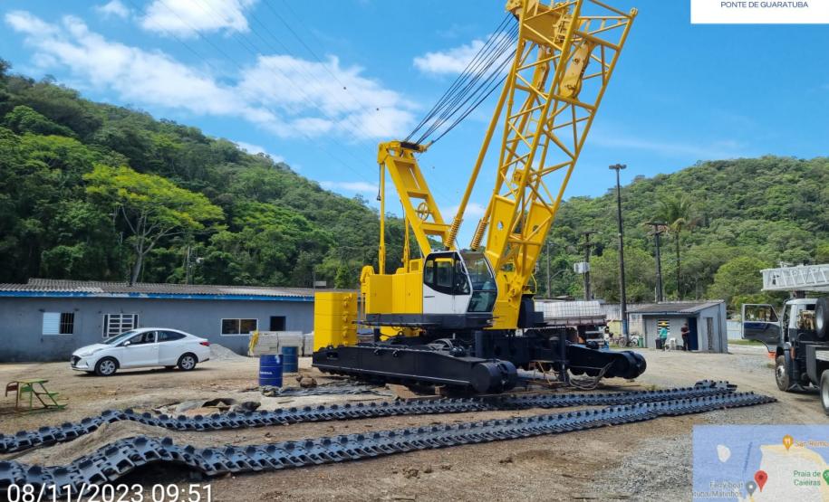 Chegada do guindaste no Canteiro Industrial