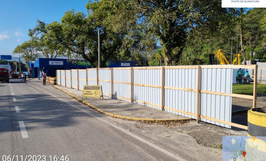 Execução e instalação do tapume no Canteiro Industrial