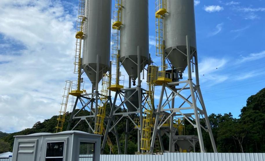 Montagem da Central de Concreto em Guaratuba