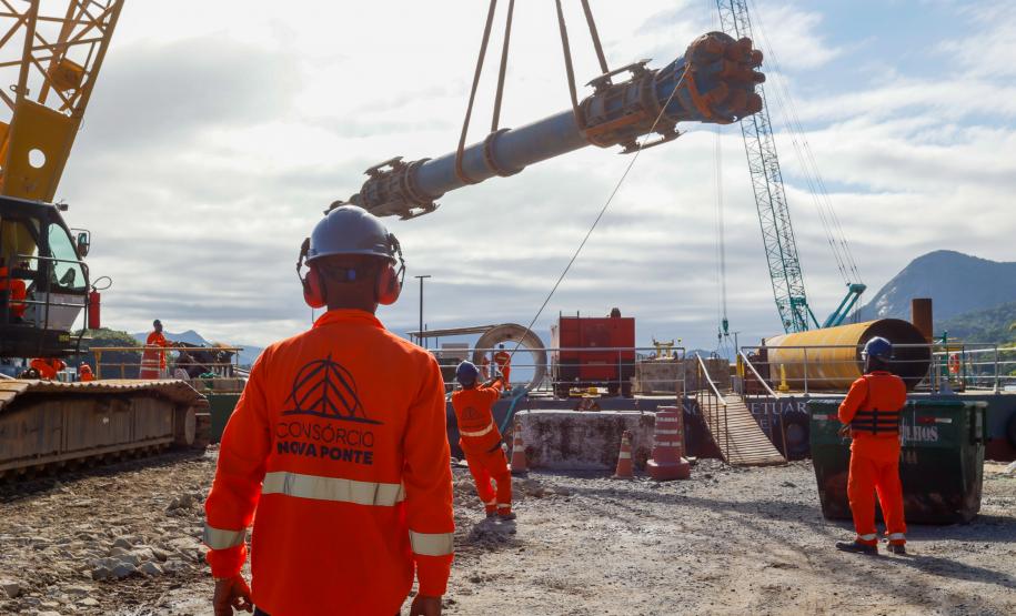 Obra da Ponte de Guaratuba já emprega 296 pessoas e previsão é chegar a 600 postos