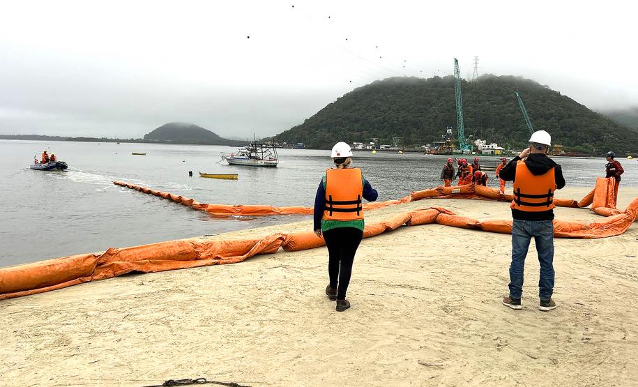 Treinamento de Emergência Ambiental Marítima nas obras da Ponte de Guaratuba