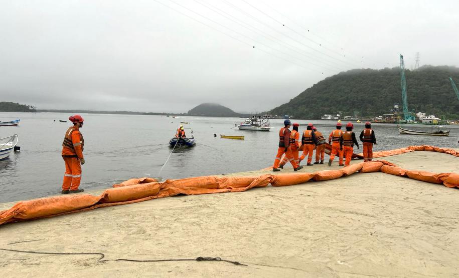 Treinamento de Emergência Ambiental Marítima nas obras da Ponte de Guaratuba