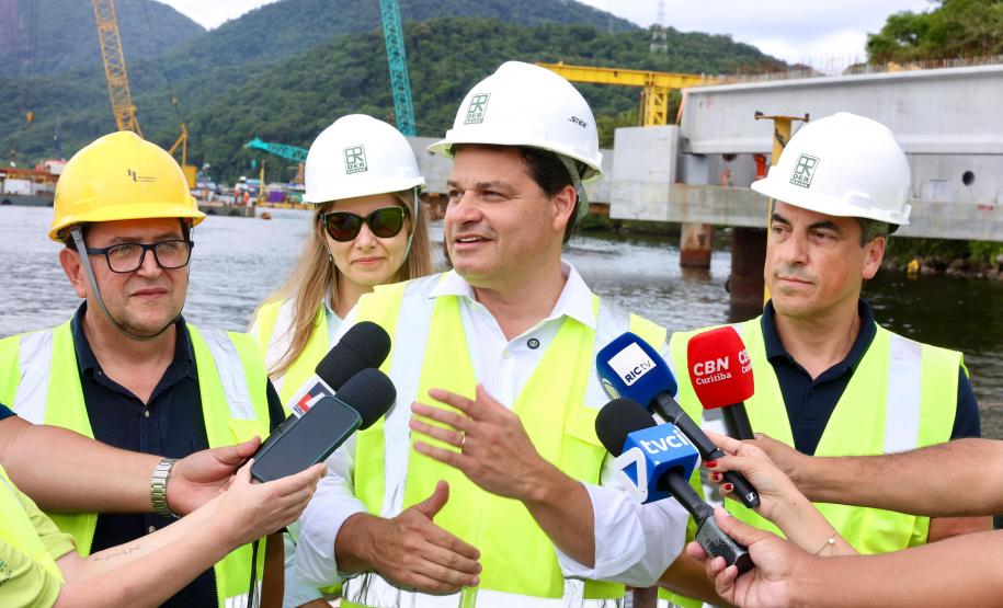 Secretário de Infraestrutura e Logística, Sandro Alex, nas obras da Ponte de Guaratuba, no Litoral do Paraná, atingiram 35,3% de execução