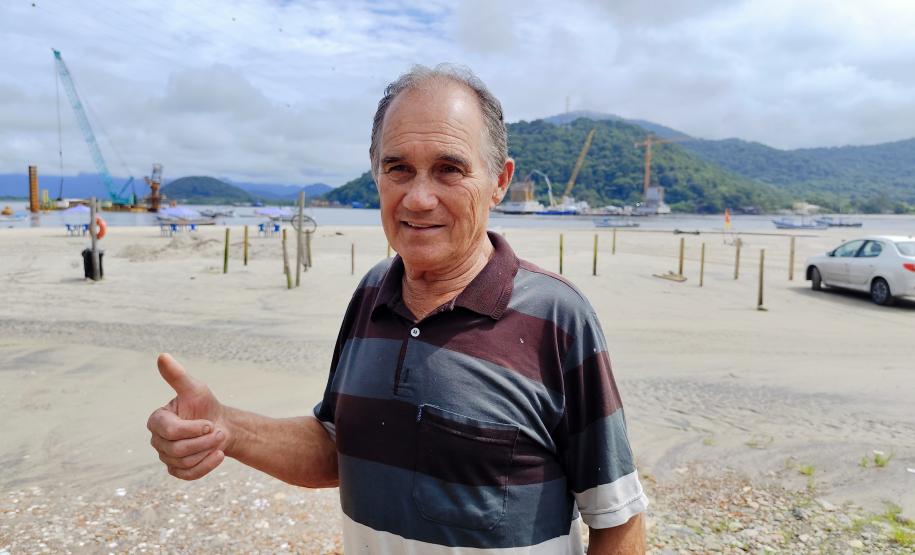 José Bento Pereira reside há 50 anos no bairro Caieiras, em Guaratuba, e vê a obra da ponte de Guaratuba como a realização de um sonho