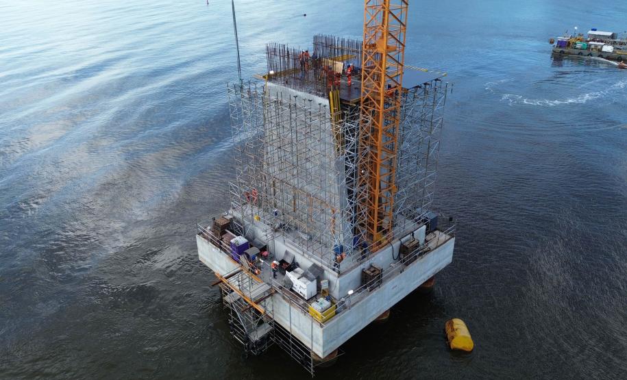 Obras da Ponte de Guaratuba chegam a 44,2% de execução com início de nova fase da estrutura estaiada