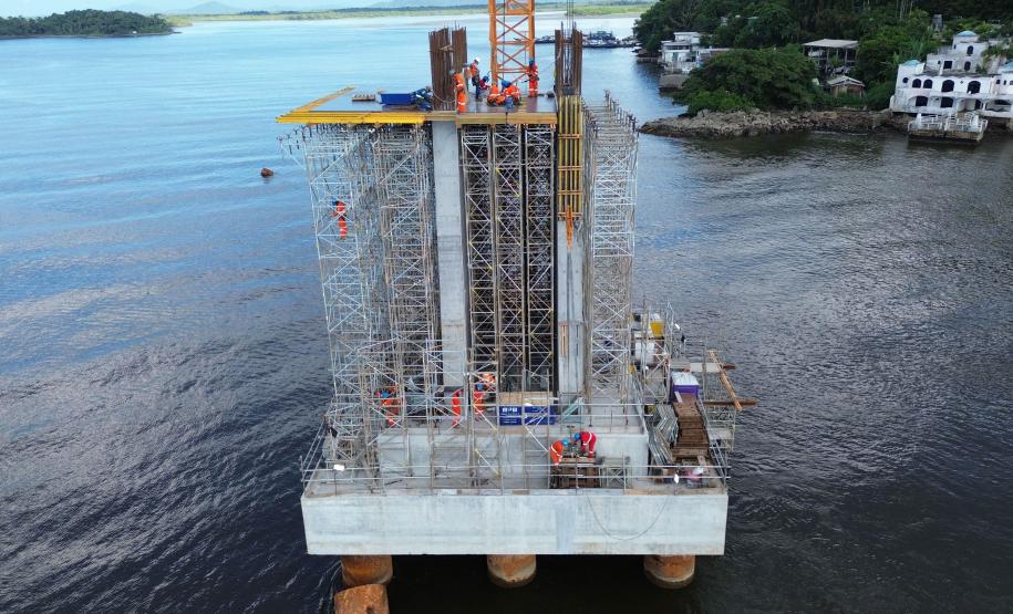 Obras da Ponte de Guaratuba chegam a 44,2% de execução com início de nova fase da estrutura estaiada