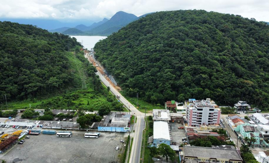 Avenida Antônio dos Santos Miranda será interditada a partir de segunda-feira, 17, para duplicação devido às obras da Ponte de Guaratuba