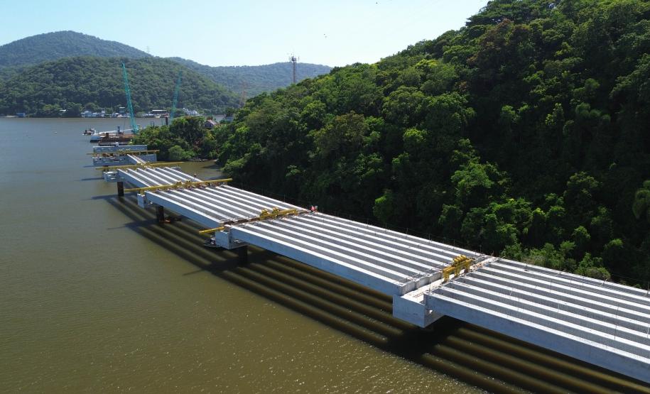 Obras da Ponte de Guaratuba chegam a 44,2% de execução com início de nova fase da estrutura estaiada